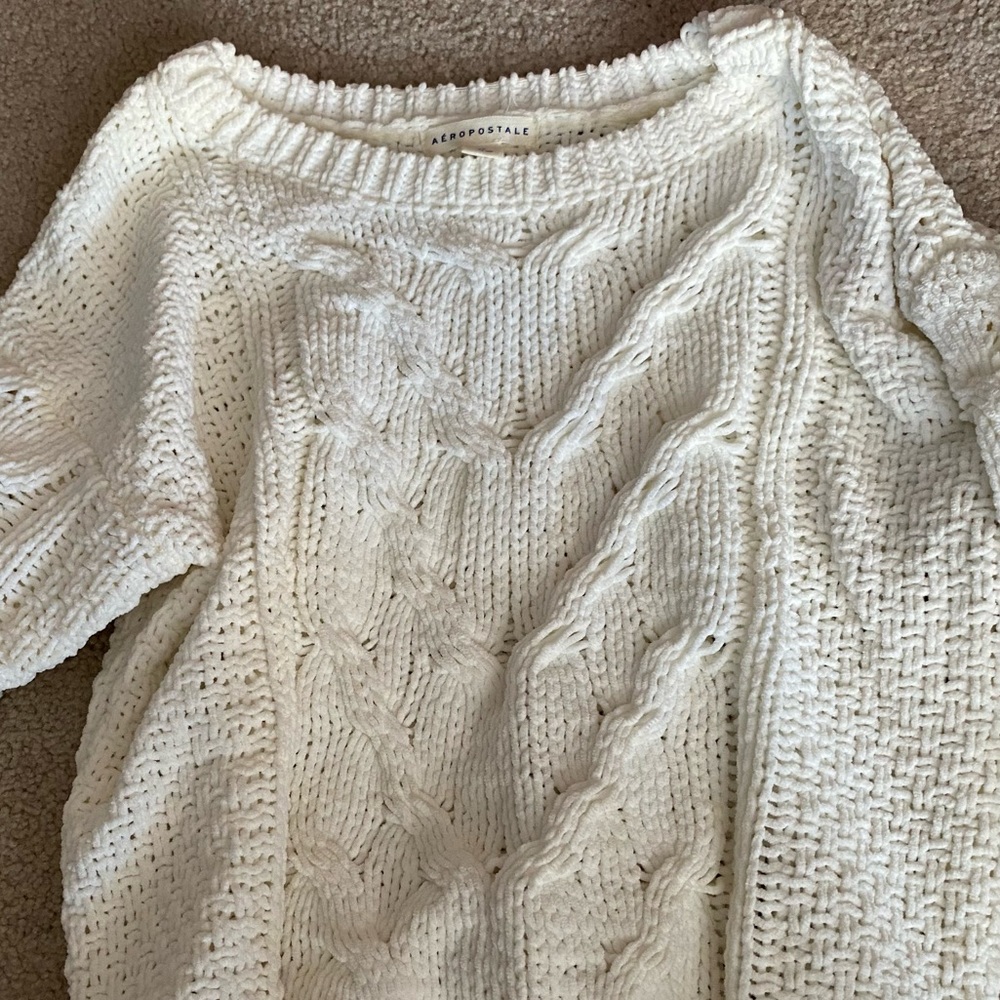 aero white THICK sweater